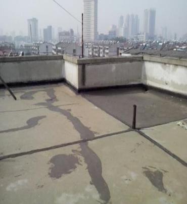 二七区漏水维修 楼顶漏水是什么原因，楼顶漏水维修方法是什么?